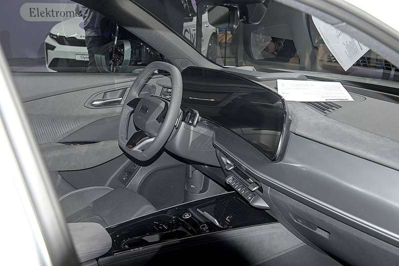 Q3 Interior