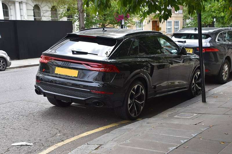 RS Q8 Exterior