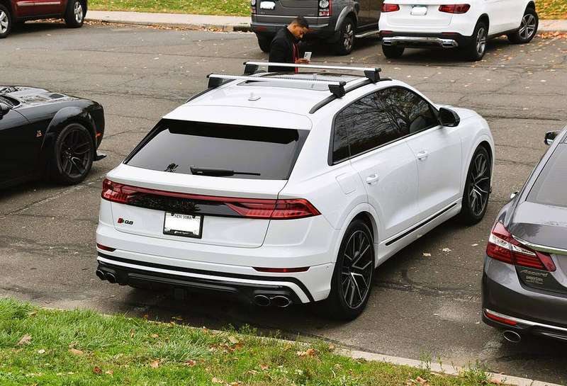 SQ8 Exterior