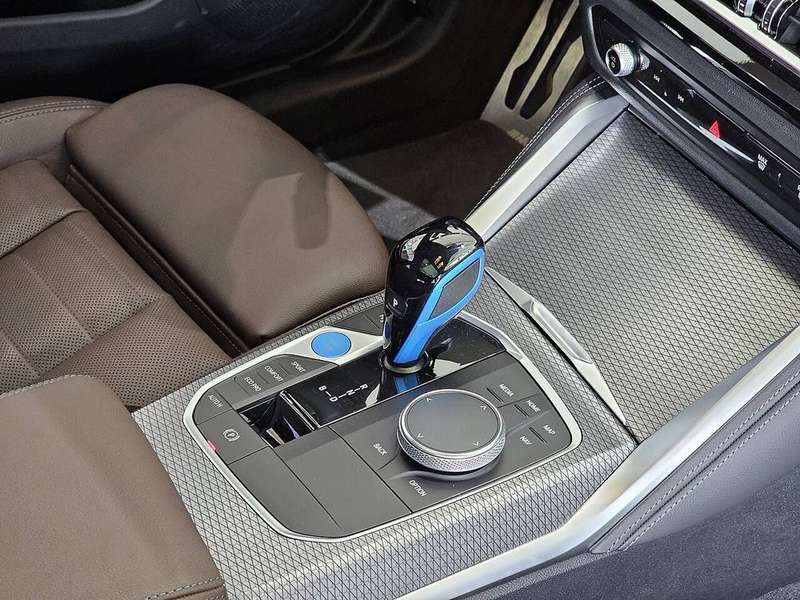 i4 Interior