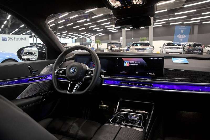 i7 Interior