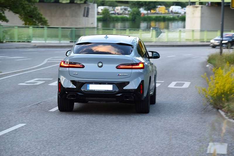 X4 M40i Exterior