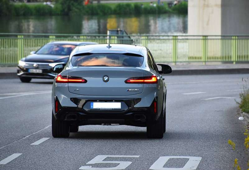 X4 M40i Exterior
