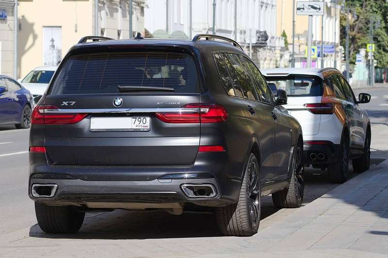 X7 Exterior