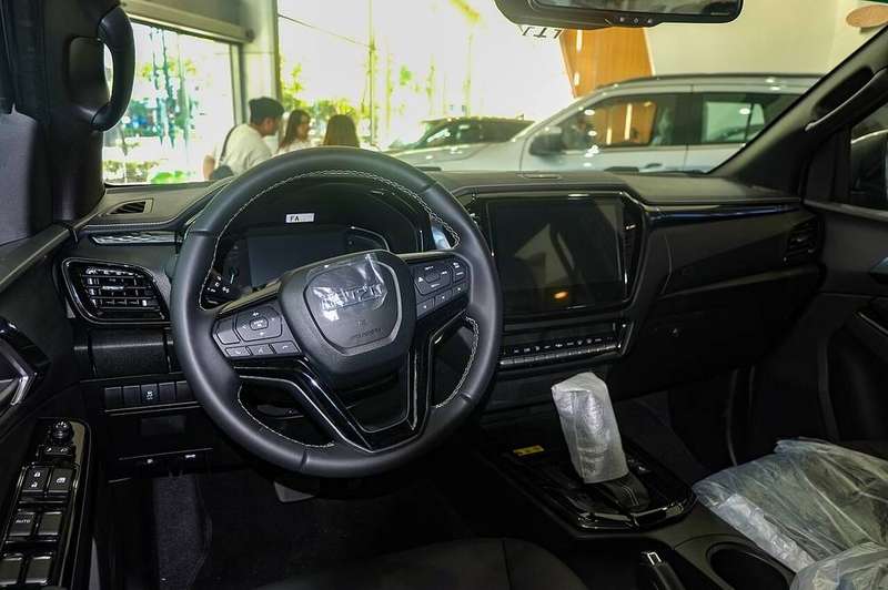D-Max Interior
