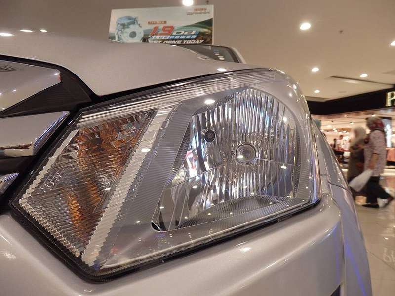 D-Max Lights