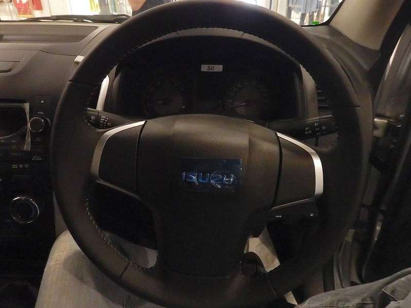 D-Max Steering wheel
