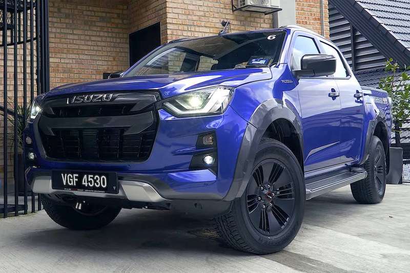 D-Max V-Cross Exterior