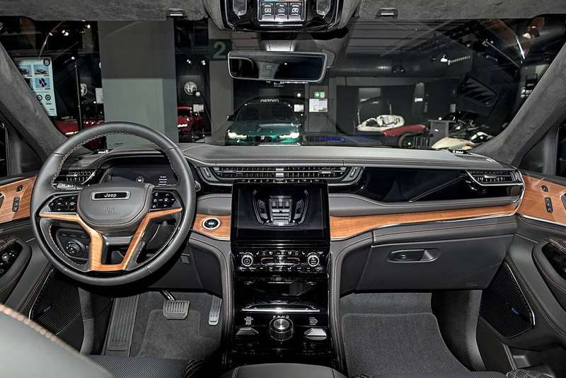 Grand Cherokee Dashboard