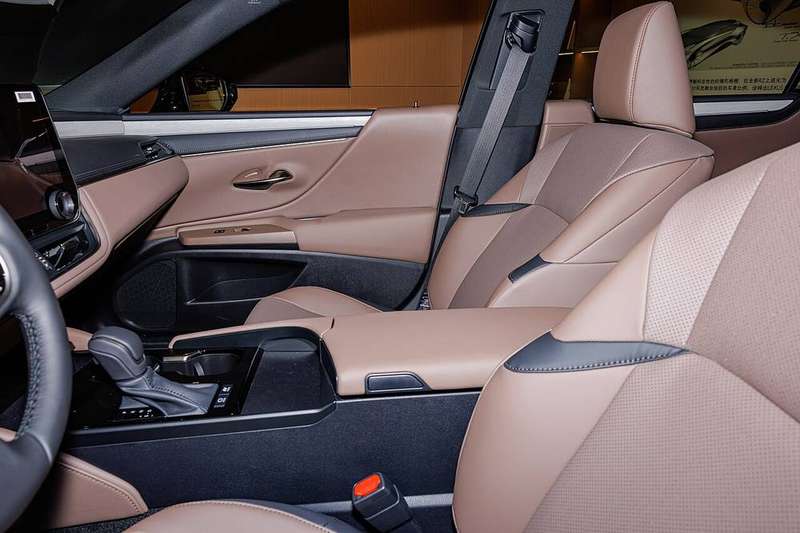 ES Interior