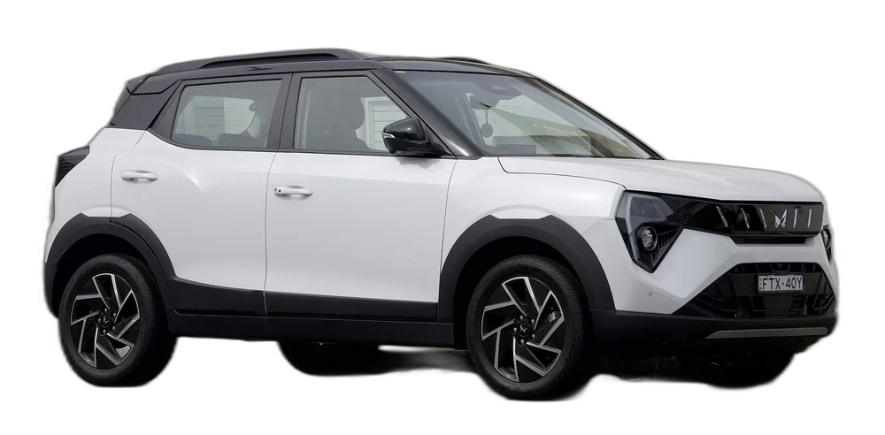 XUV 3XO EV — real photo, background removed