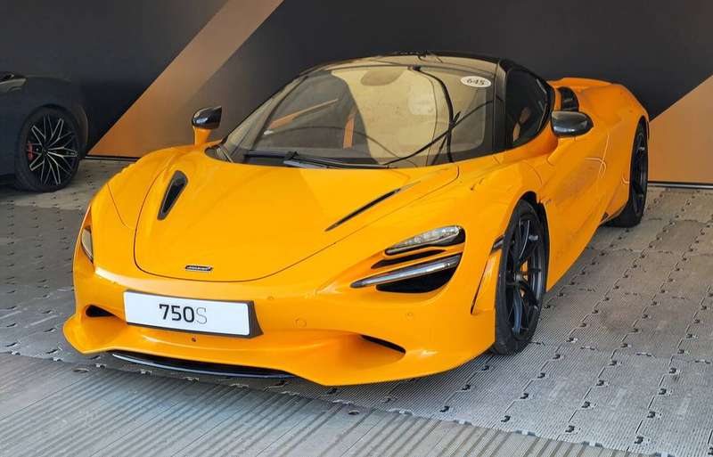 750S Exterior
