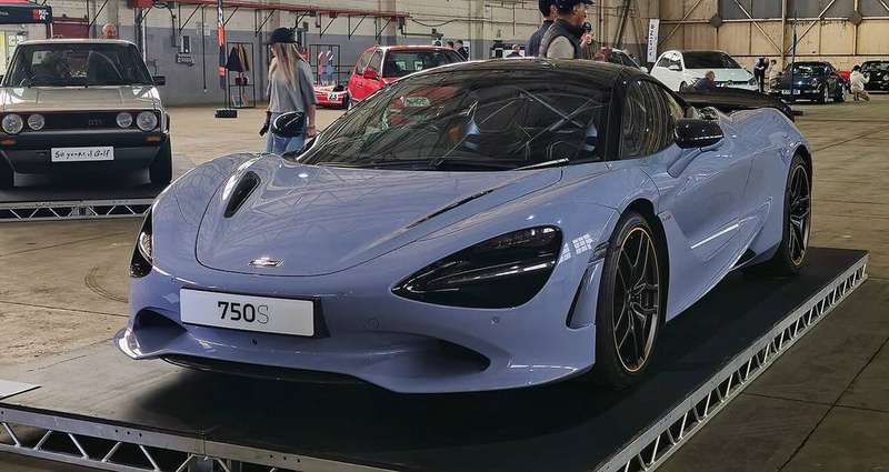 750S Exterior