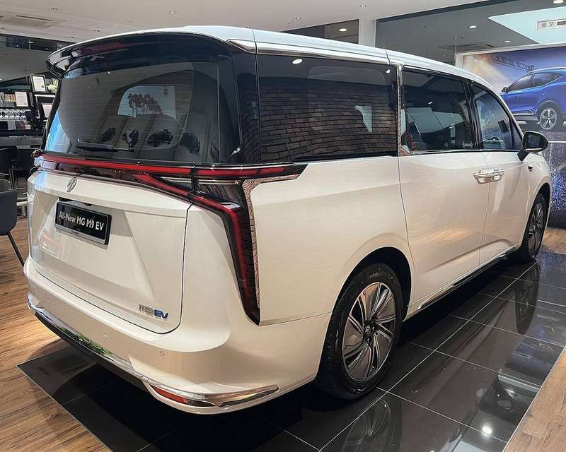 M9 Exterior