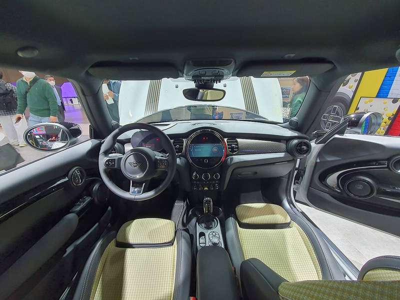 Cooper SE Interior