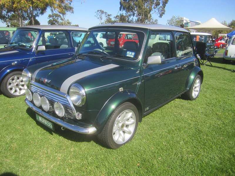 Cooper SE Seats