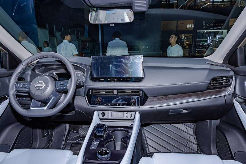 X-Trail Interior