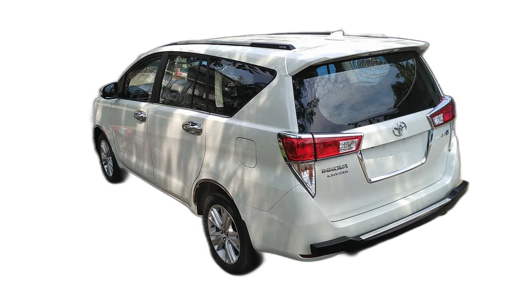 Innova Crysta — real photo, background removed