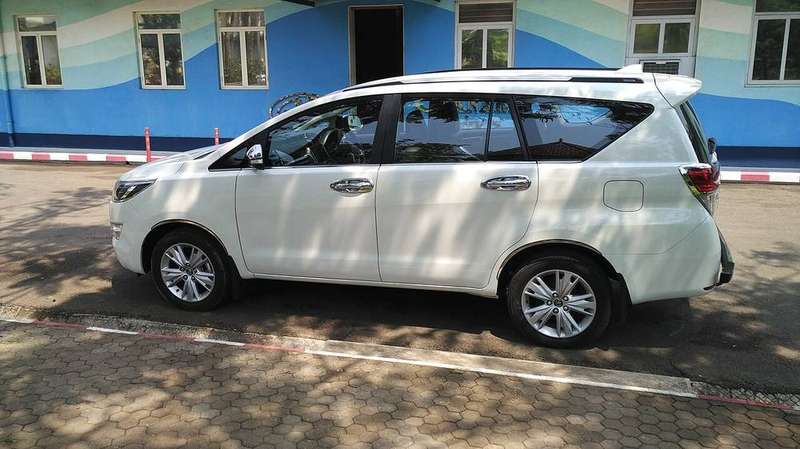 Innova Crysta Exterior