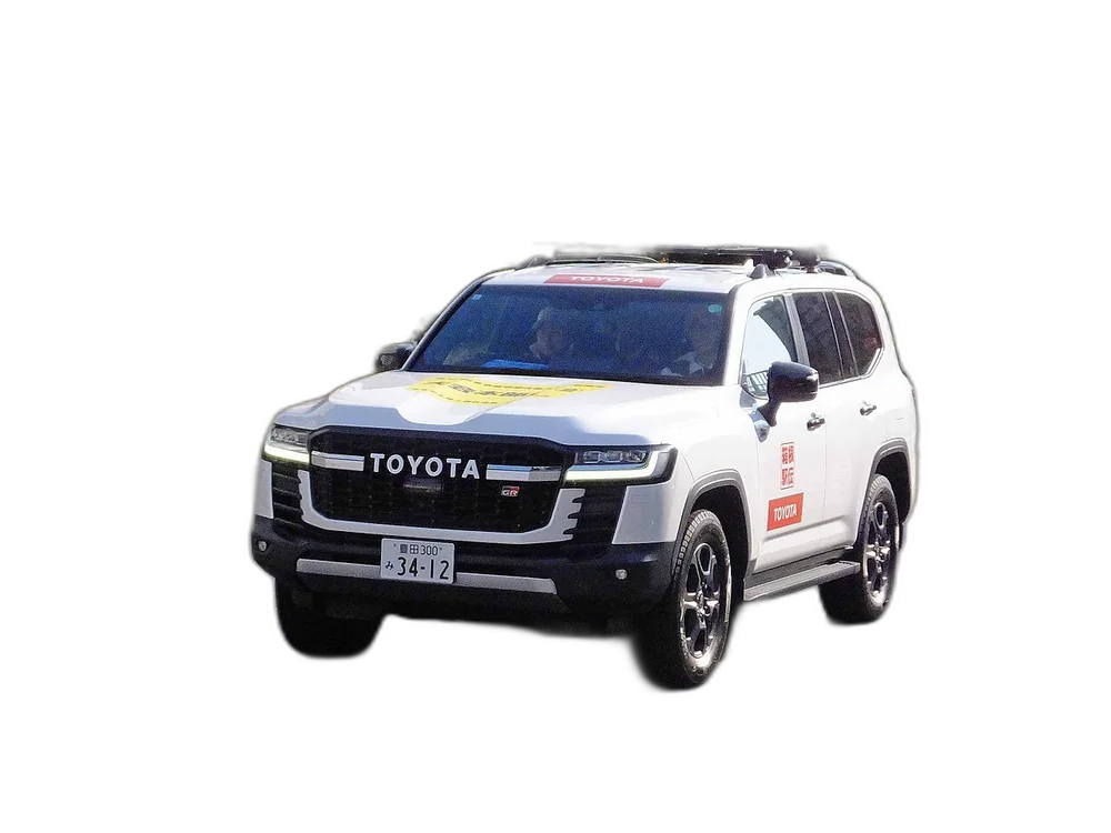 Land Cruiser 300 — real photo, background removed