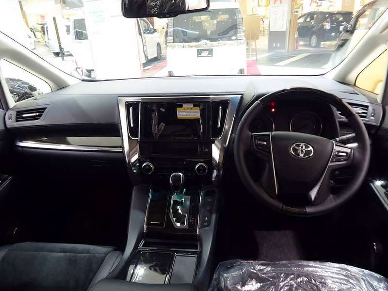 Vellfire Interior