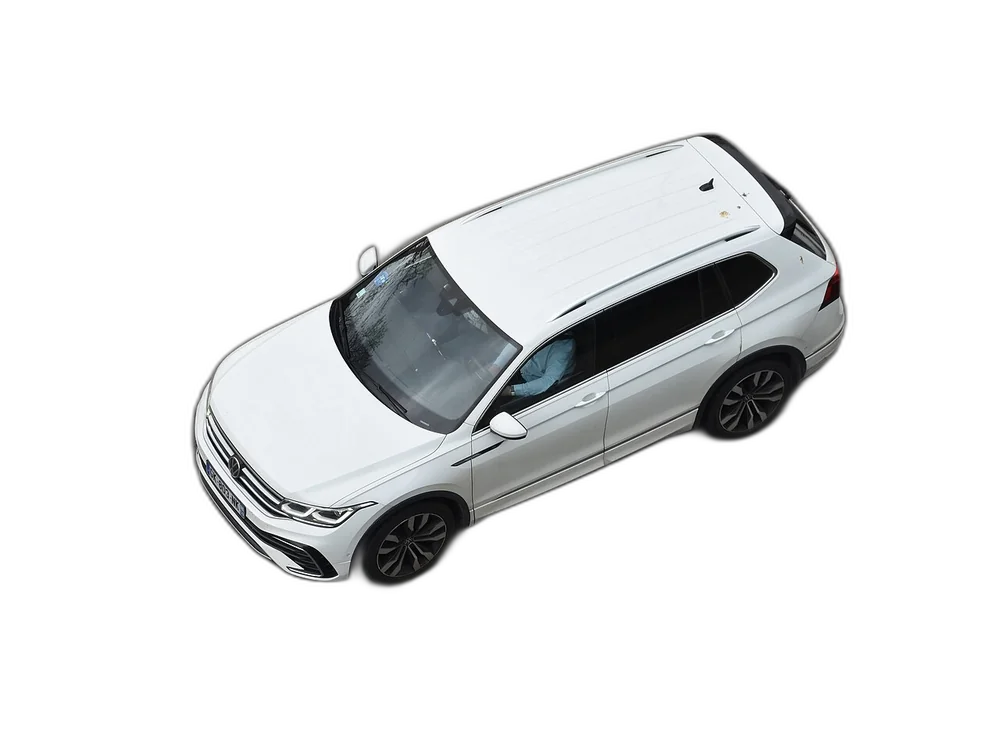 Tiguan R-Line — real photo, background removed